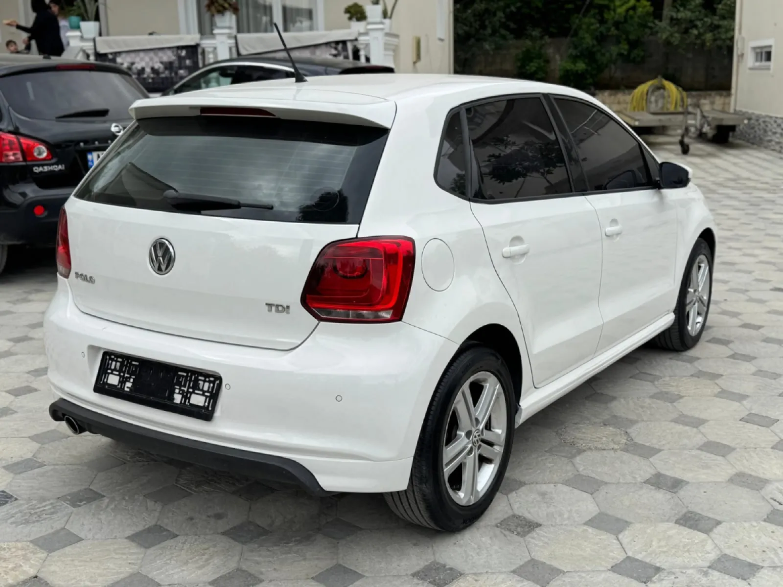 Shitet Volkswagen polo R line viti 2013 - Foto 8