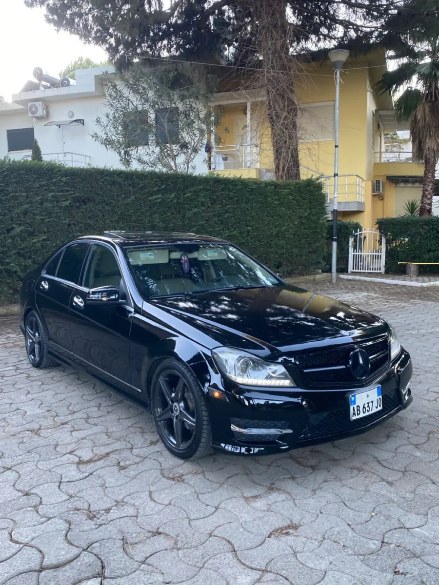 Shitet Mercedes-Benz C300 viti 2012 - Foto 4
