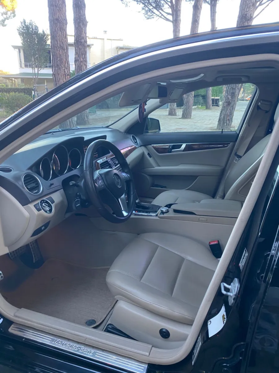 Shitet Mercedes-Benz C300 viti 2012 - Foto 7