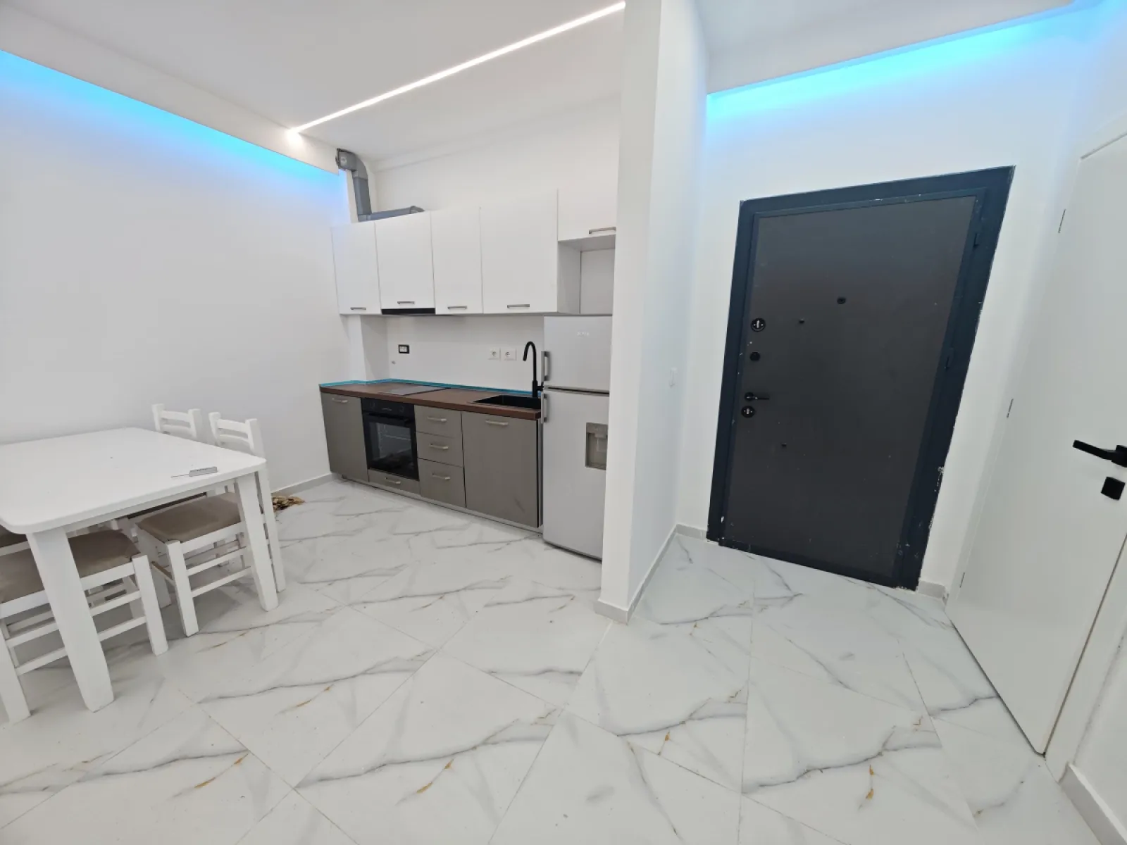 Shitet apartament 1+1 prane Bashkise,Durres - Foto 2