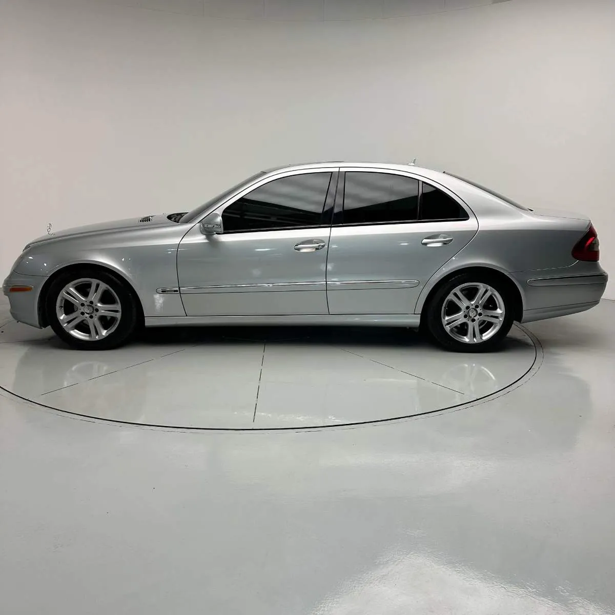 E CLASS FULL OPSION — në shitje · në Shkodër · Si i ri - Foto 1