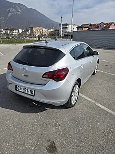 Opel Astra 2014 — në shitje · në Istog · Gjendje e shkëlqyer - Foto 4