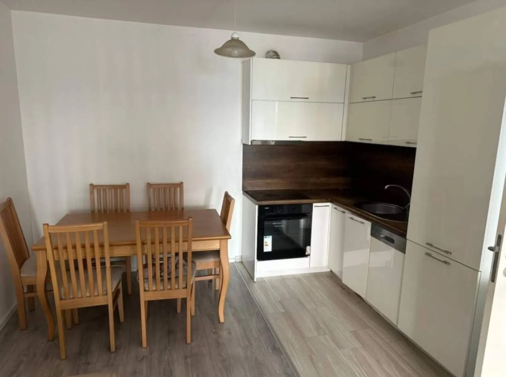 Shitet banesa 92m2 në Fushë Kosovë - Foto 8