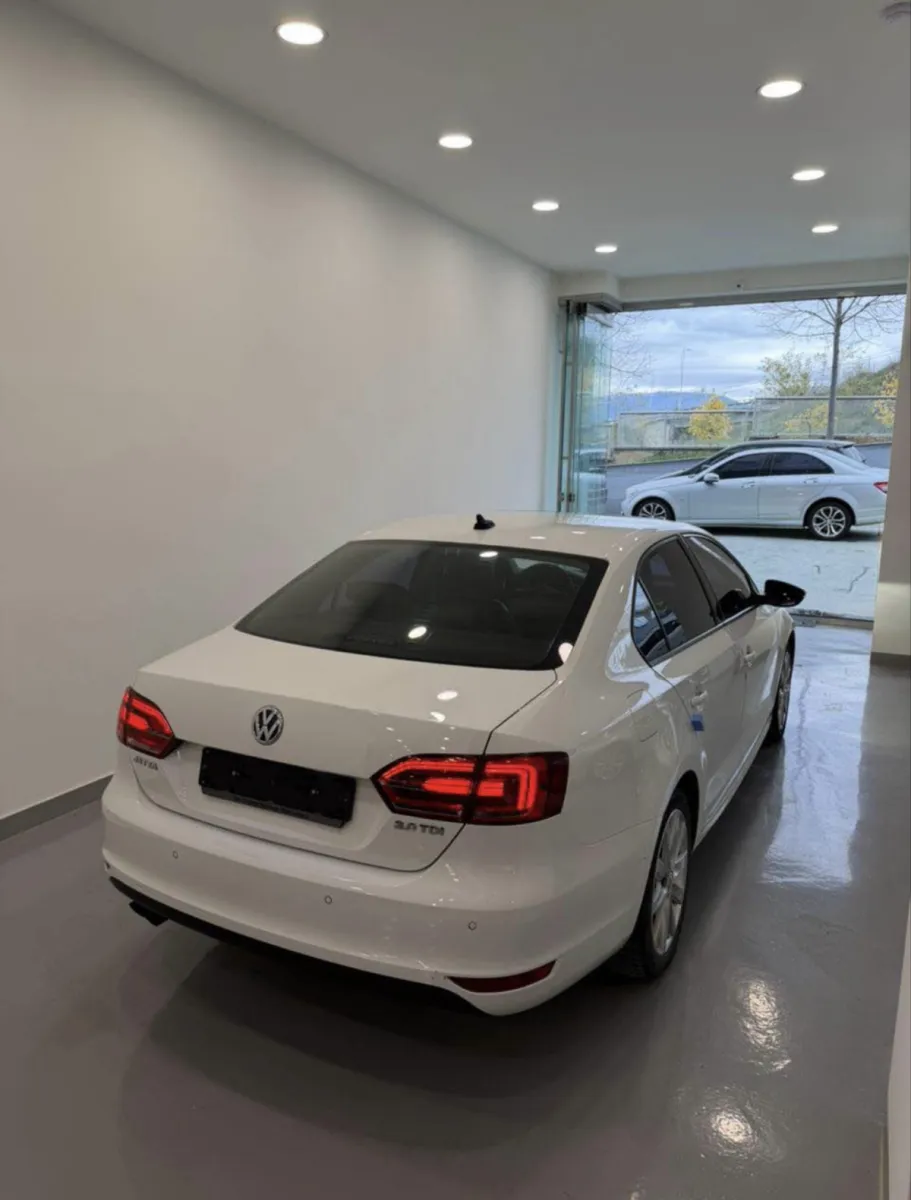 Shitet Volkswagen Jetta • Nafte 2,0 - Foto 4