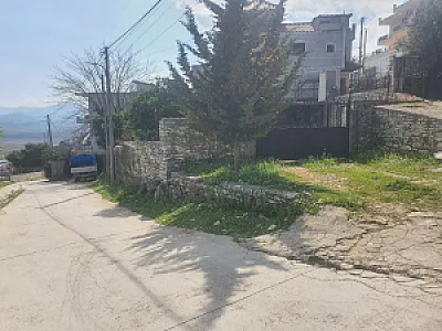 Shitet Shtepi private ne Sarandë - Foto 1