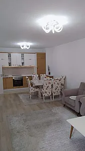 Shitet banesa 3+1 në Fushë Kosovë - Foto 1