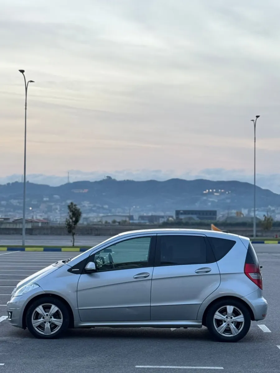 A Clas 200 Nafte — me qira · në Durrës · Gjendje e shkëlqyer - Foto 3