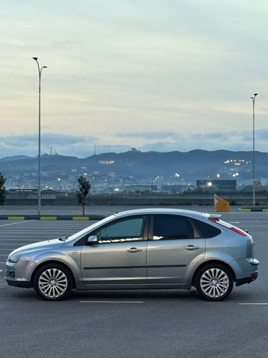 Ford focus — me qira · në Durrës · Gjendje e shkëlqyer - Foto 2
