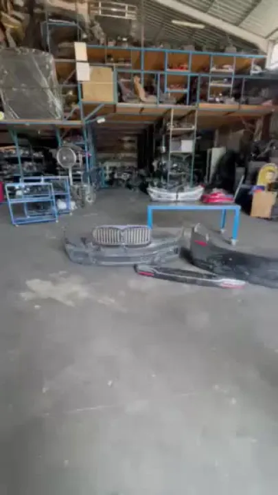 Pjesë këmbimi mercedes në shitje — video