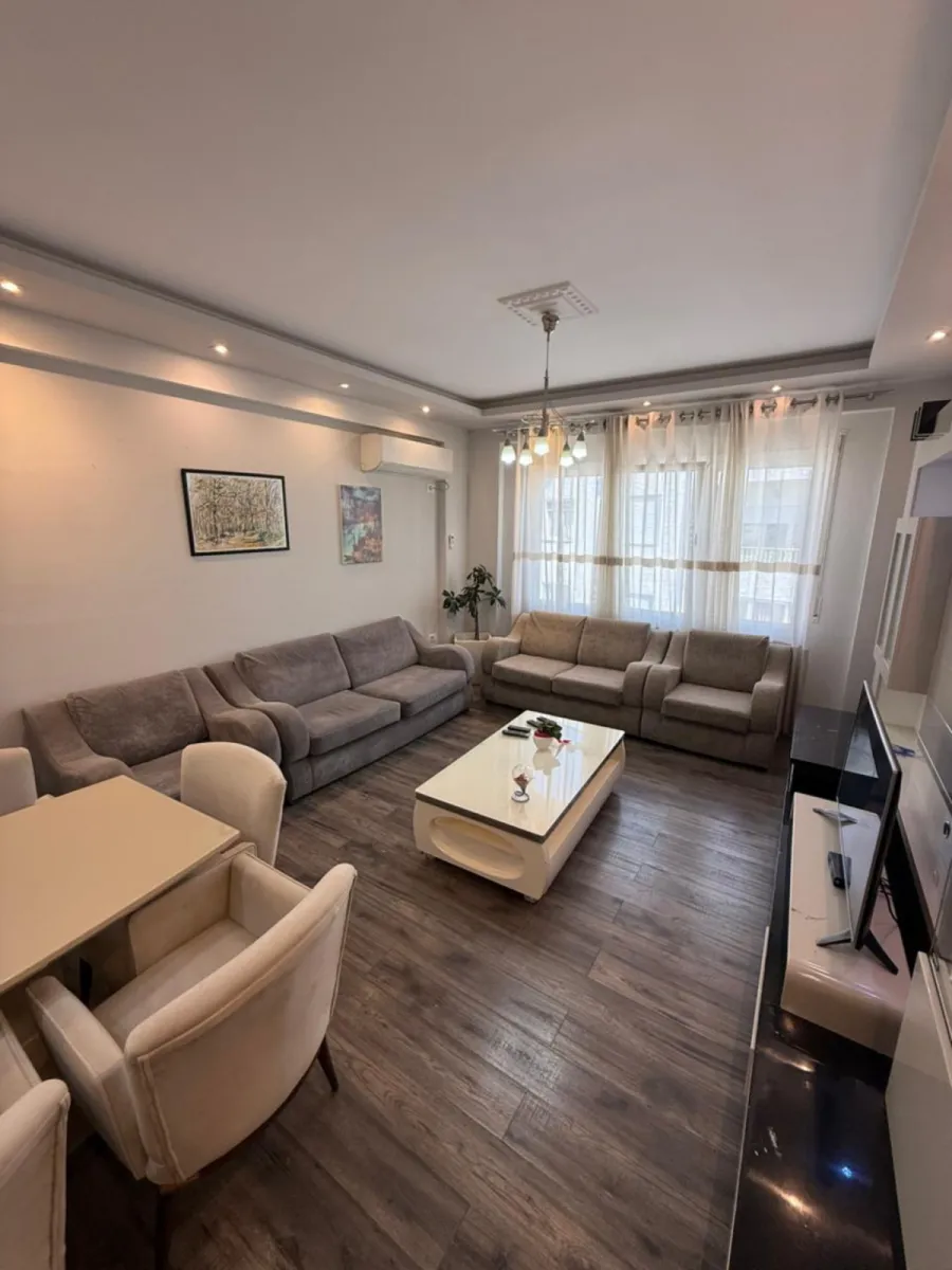 Shitet apartament 2+1+2 tek Kopshti Zoologjik - Foto 7