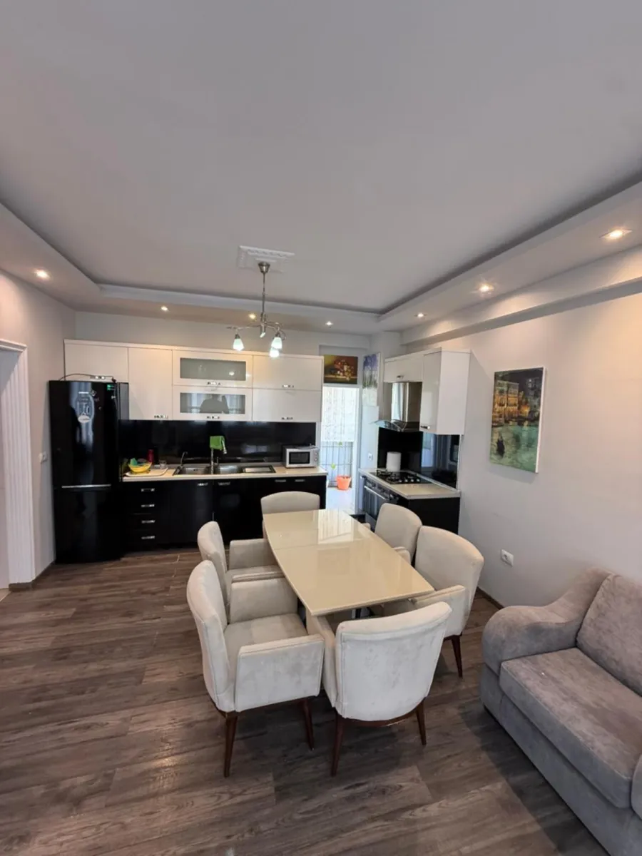 Shitet apartament 2+1+2 tek Kopshti Zoologjik - Foto 12