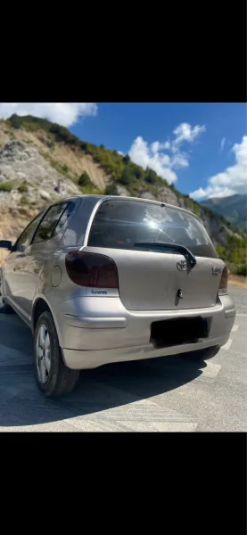 Shitet toyota Yaris cmimi i diskutueshem