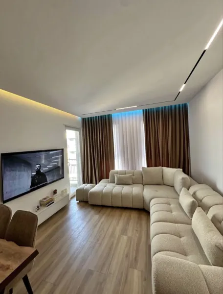 Shitet Appartamenti 2+1+ ballkon 145.000€