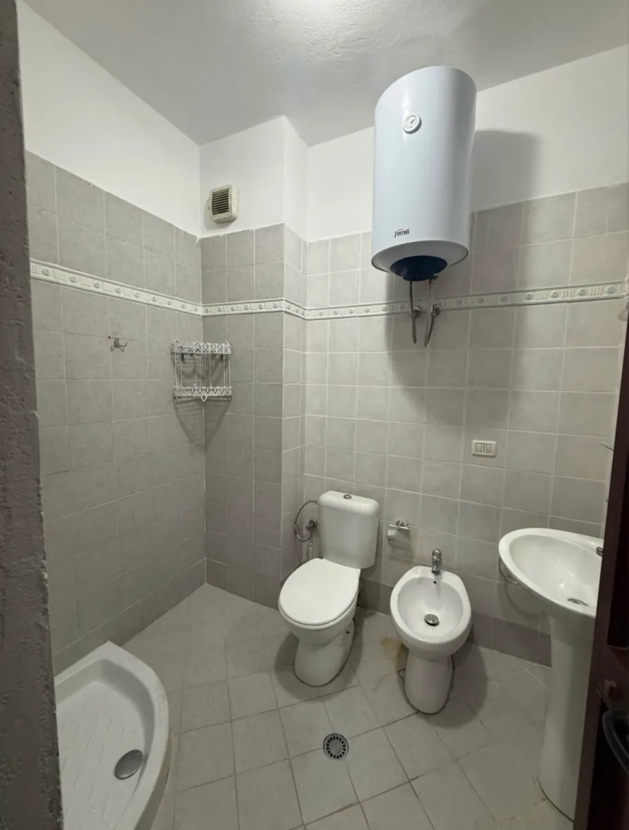 Jepet me qira apartament 2+1 – Qendër Durres - Foto 6