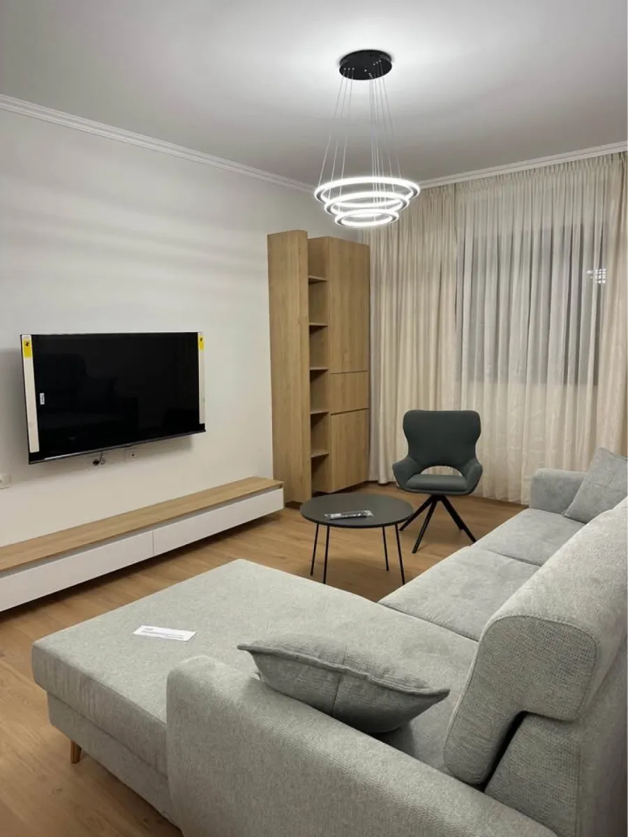Jepet me qera apartament 2+1 Cmimi 1300 € - Foto 3