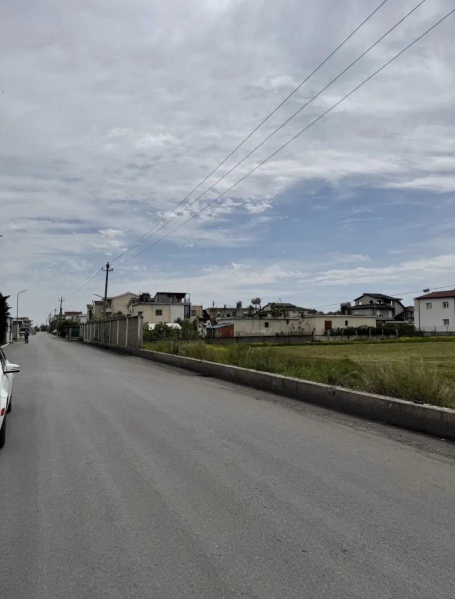 Shitet tokë në Spitallë – Durres - Foto 2