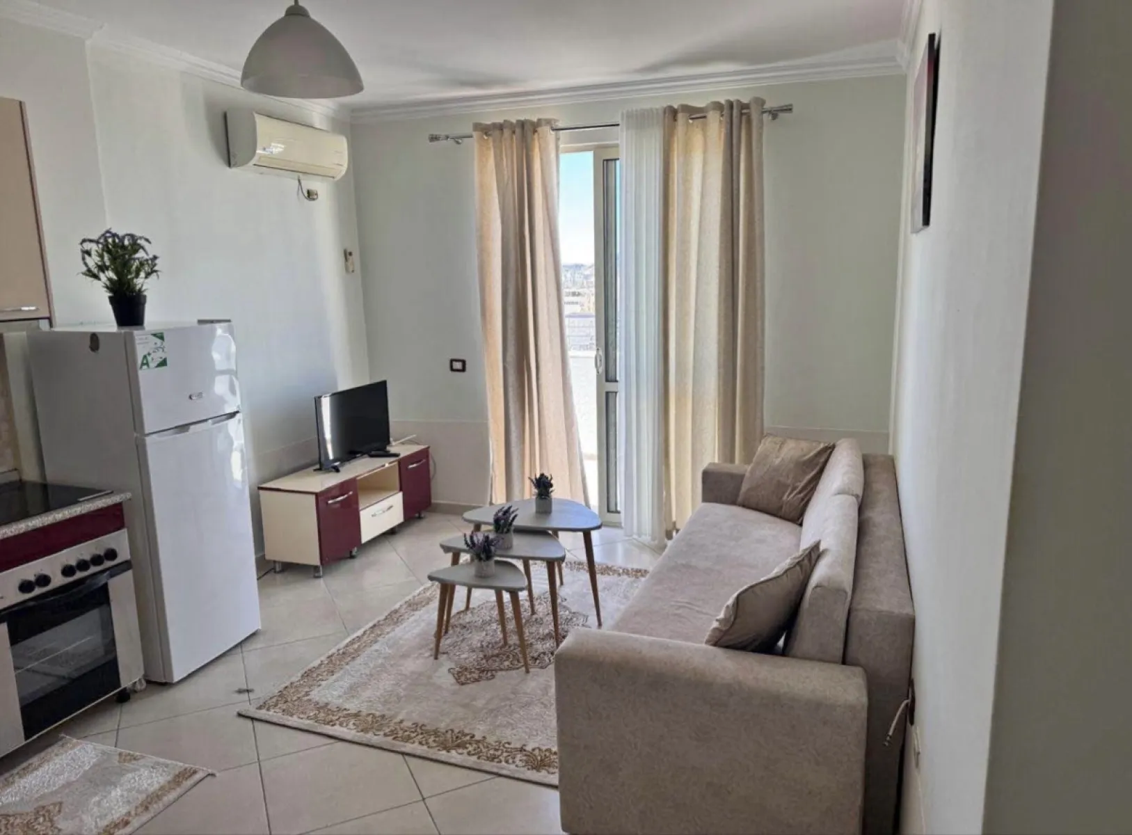 Jepet me qira apartament 2+1 Plazh Durres - Foto 1