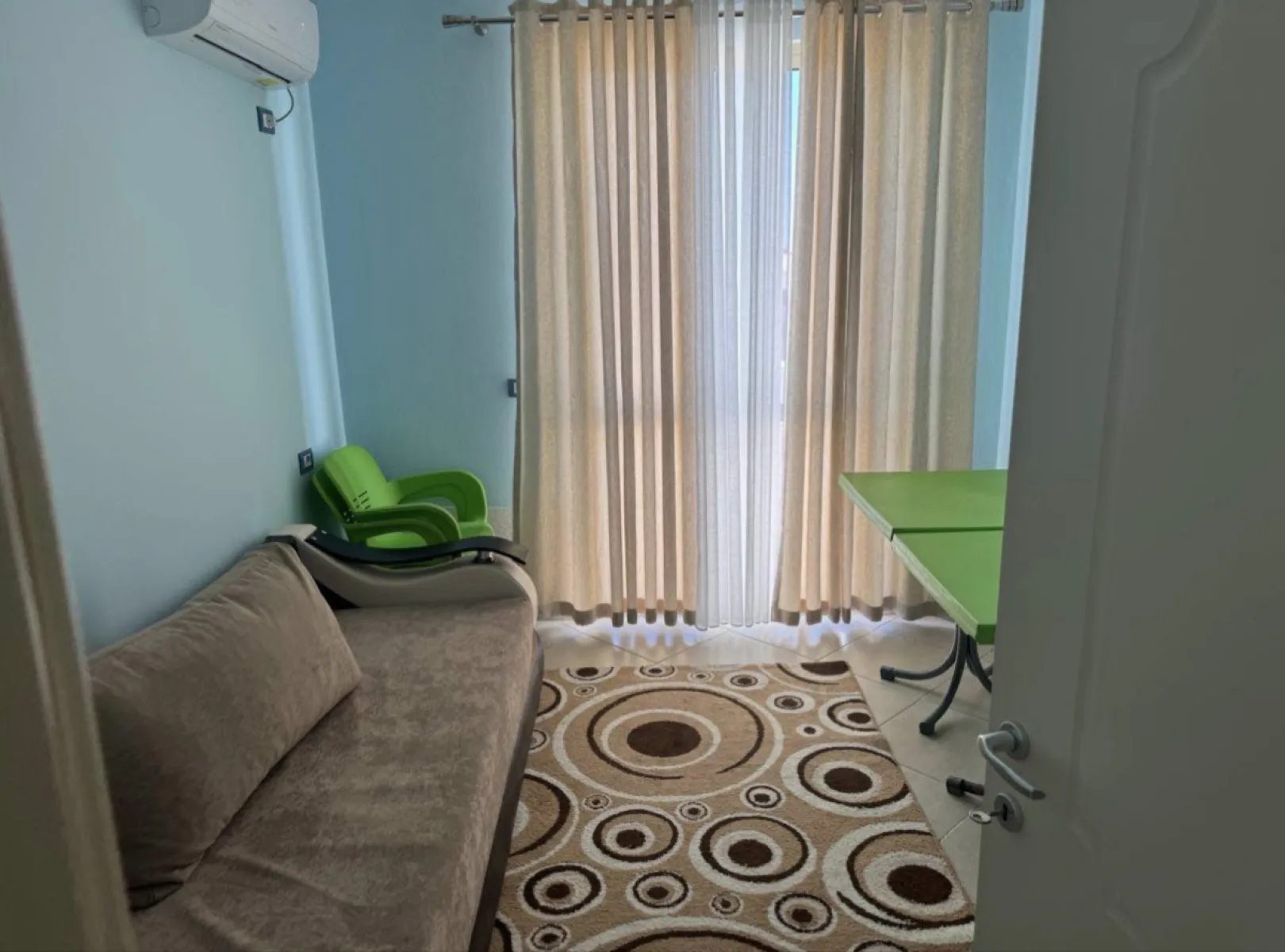 Jepet me qira apartament 2+1 Plazh Durres - Foto 4