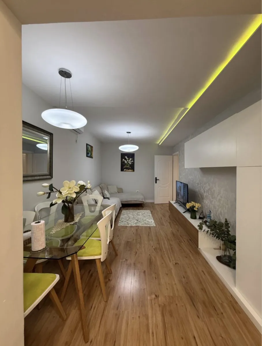 🏡 Shitet vilë 2-katëshe në Tiranë - Foto 1