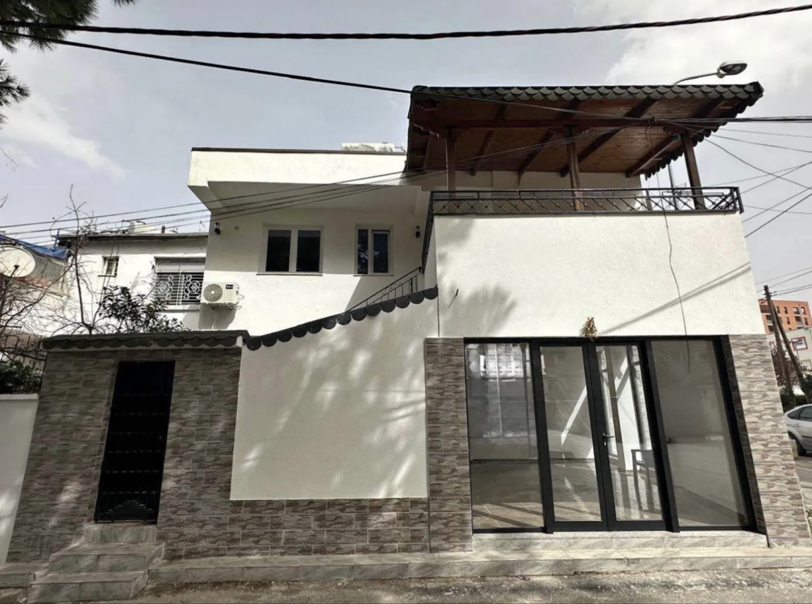 🏡 Shitet vilë 2-katëshe në Tiranë - Foto 2