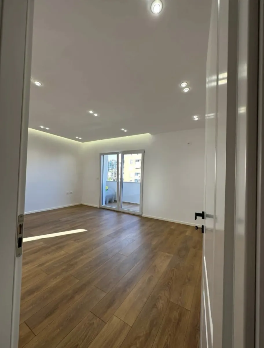 🏡 SHITET APARTAMENT 2+1 ne tiranë - Foto 1