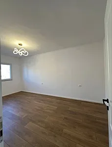 🏡 SHITET APARTAMENT 2+1 ne tiranë - Foto 3