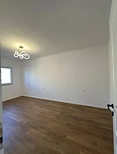 🏡 SHITET APARTAMENT 2+1 ne tiranë - Foto 4