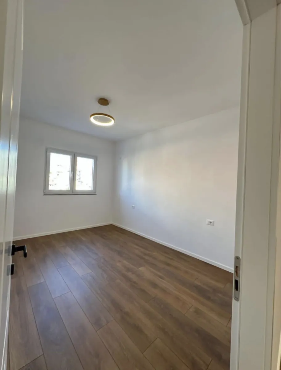 🏡 SHITET APARTAMENT 2+1 ne tiranë - Foto 6