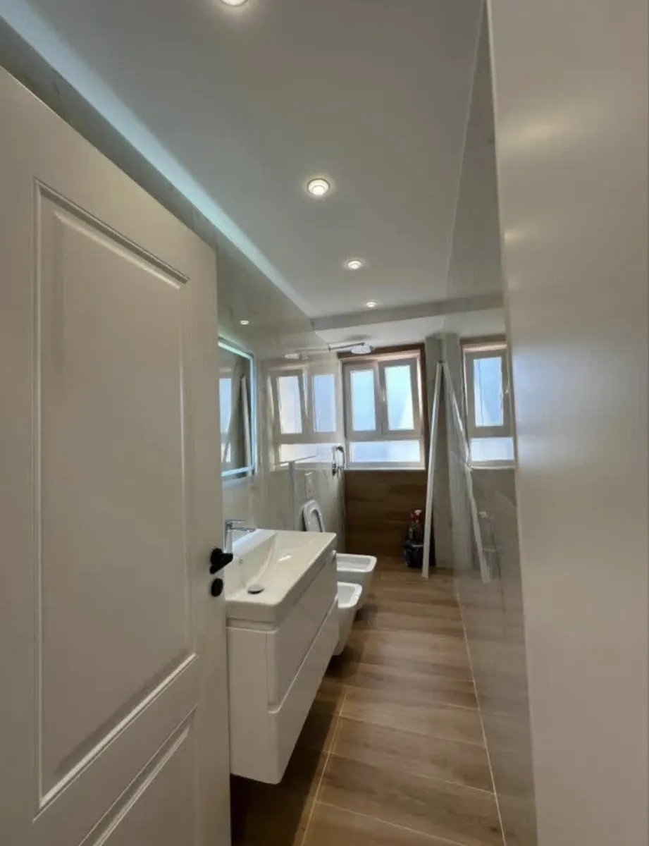 🏡 SHITET APARTAMENT 2+1 ne tiranë - Foto 9
