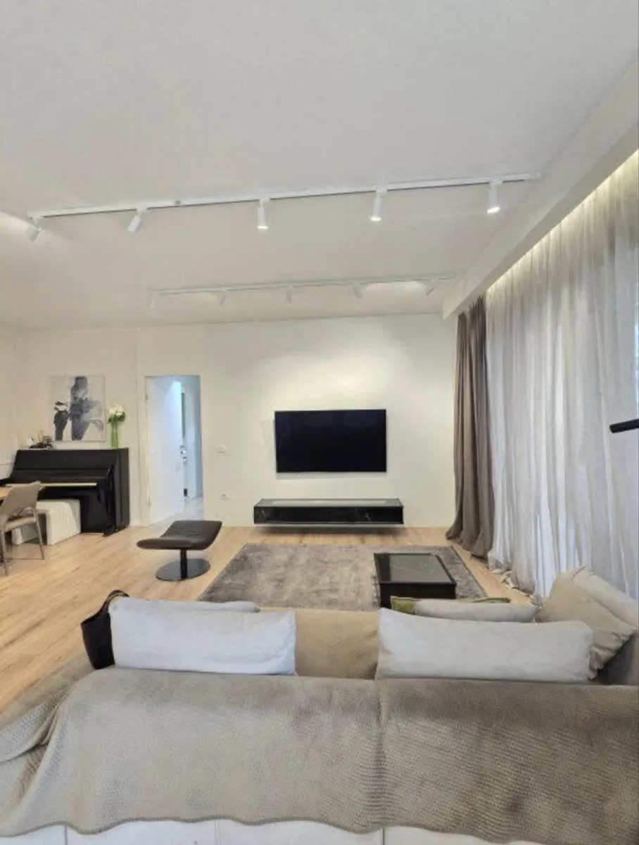 Shitet apartament 3+1+2 tek Kompleksi Delijorgji - Foto 1