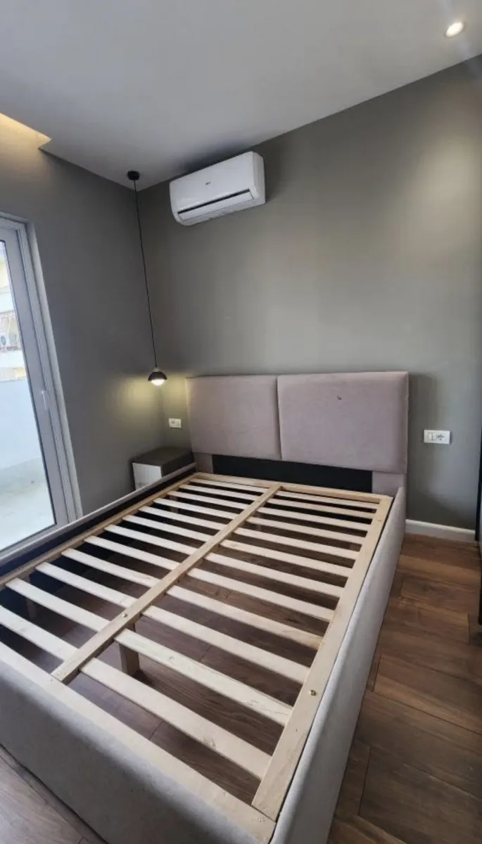 Shitet Apartament 1+1 – Mine Peza - Foto 2