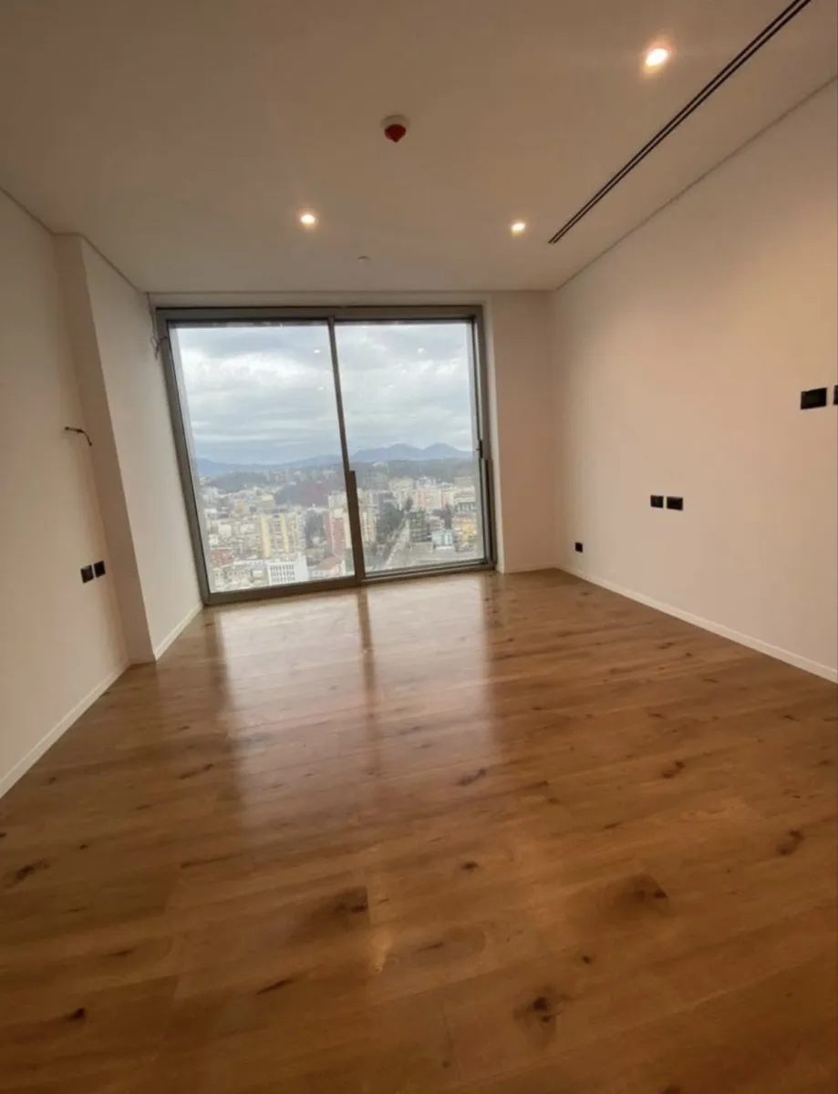 Jepet zyre me qira te downtown one tirana! kati i 20-të ! - Foto 1