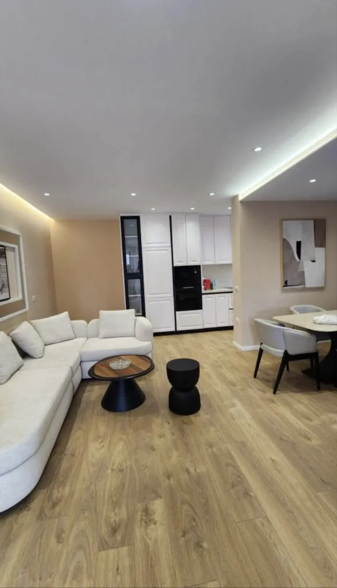 Shitet Apartament 2+1+2 – Rruga e Durrësit (Blloku i Ambasadave) - Foto 5