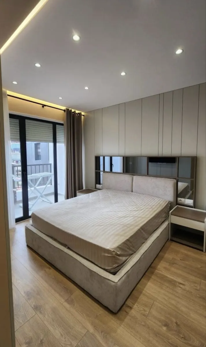 Shitet Apartament 2+1+2 – Rruga e Durrësit (Blloku i Ambasadave) - Foto 6