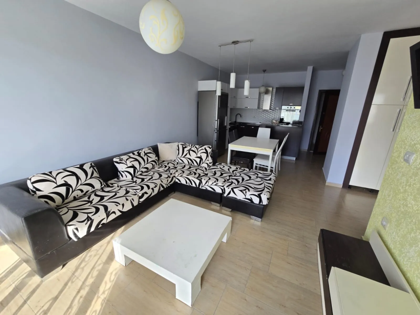 SHITET APARTAMENT 2+1+2 PRANE ISH URT, DURRES. - Foto 2