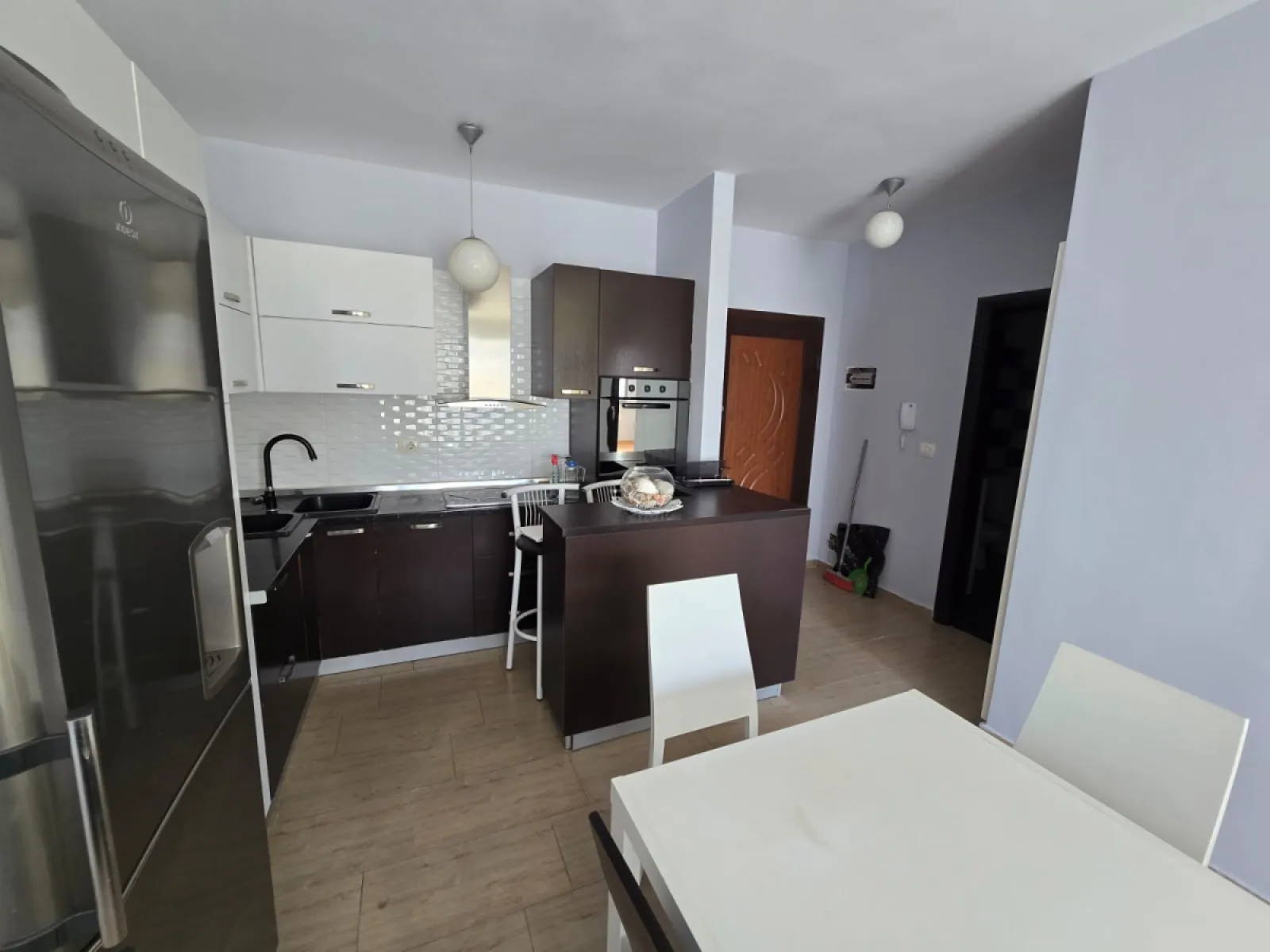 SHITET APARTAMENT 2+1+2 PRANE ISH URT, DURRES. - Foto 5
