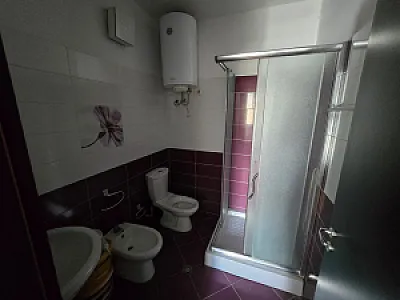 SHITET APARTAMENT 2+1+2 PRANE ISH URT, DURRES. - Foto 9