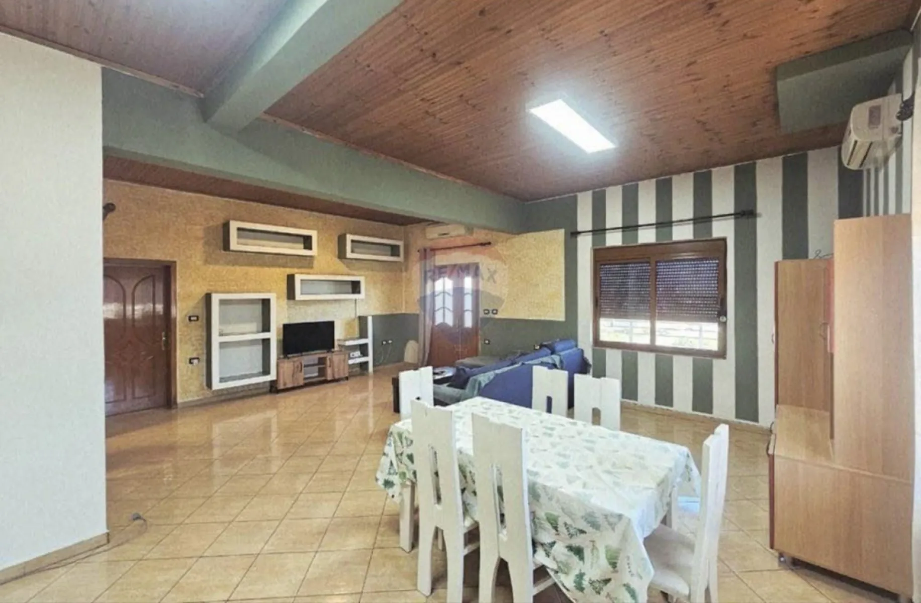 Jepet apartamenti per qira mezez tirane - Foto 4
