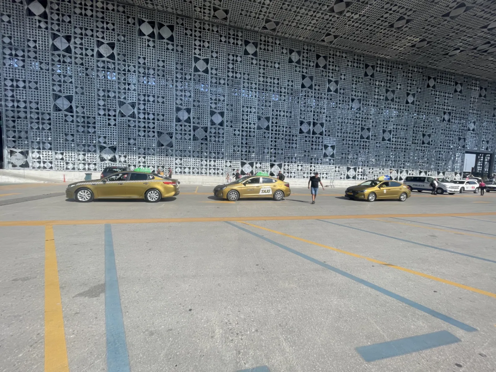 Sherbim taksi ne te gjithe shqiperine - Foto 6