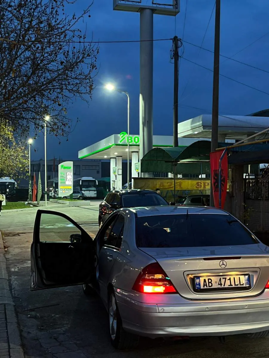 Shitet:l mercedes benz c class w203 viti 2007 - Foto 2