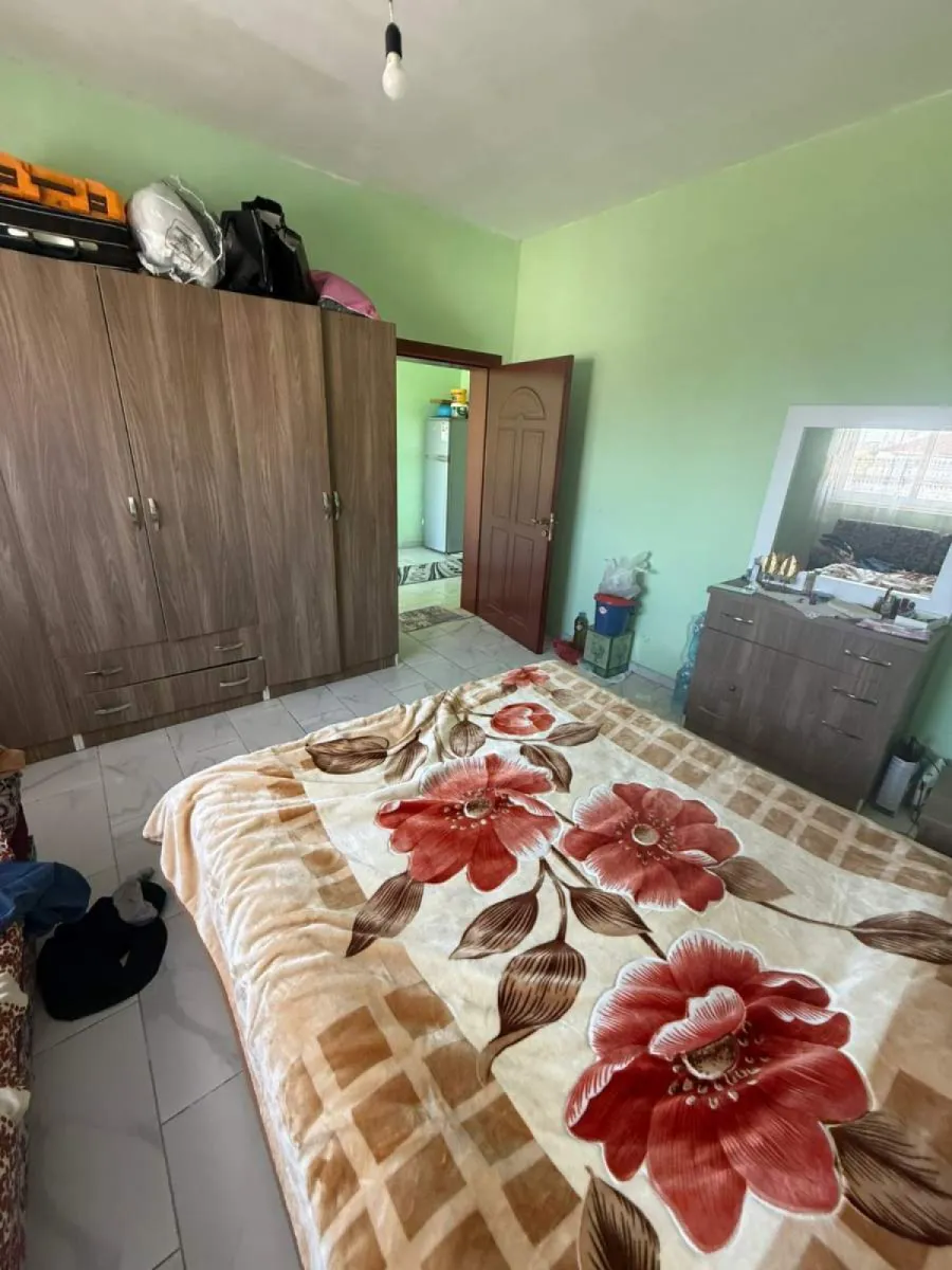 Shitet:Ne zonen e ish kenetes  Lagjia esht e qete - Foto 5