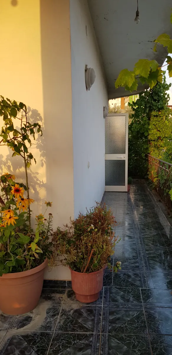 Me qera kati i 2 ne nje shtepi private - Foto 1