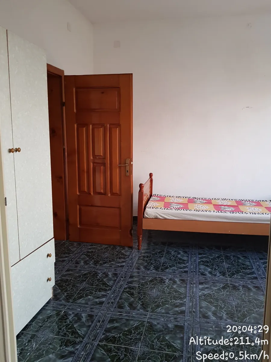 Me qera kati i 2 ne nje shtepi private - Foto 4