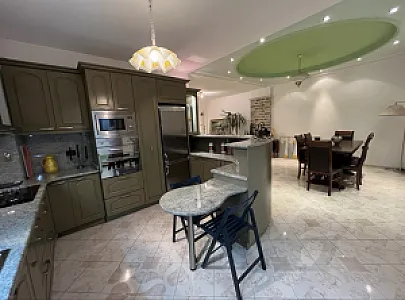 ✨ Jepet me Qira Apartament Luksoz 3+2+2 në Vlorë Totalisht i Mobilua - Foto 3