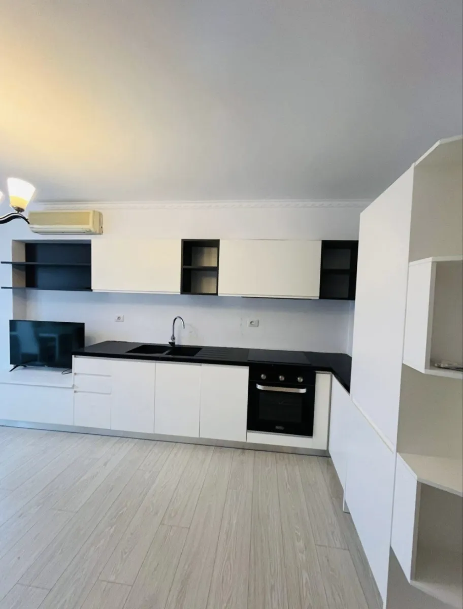 Jepet me qera apartamenti i tipoligjise 1+1 Vlorë - Foto 2