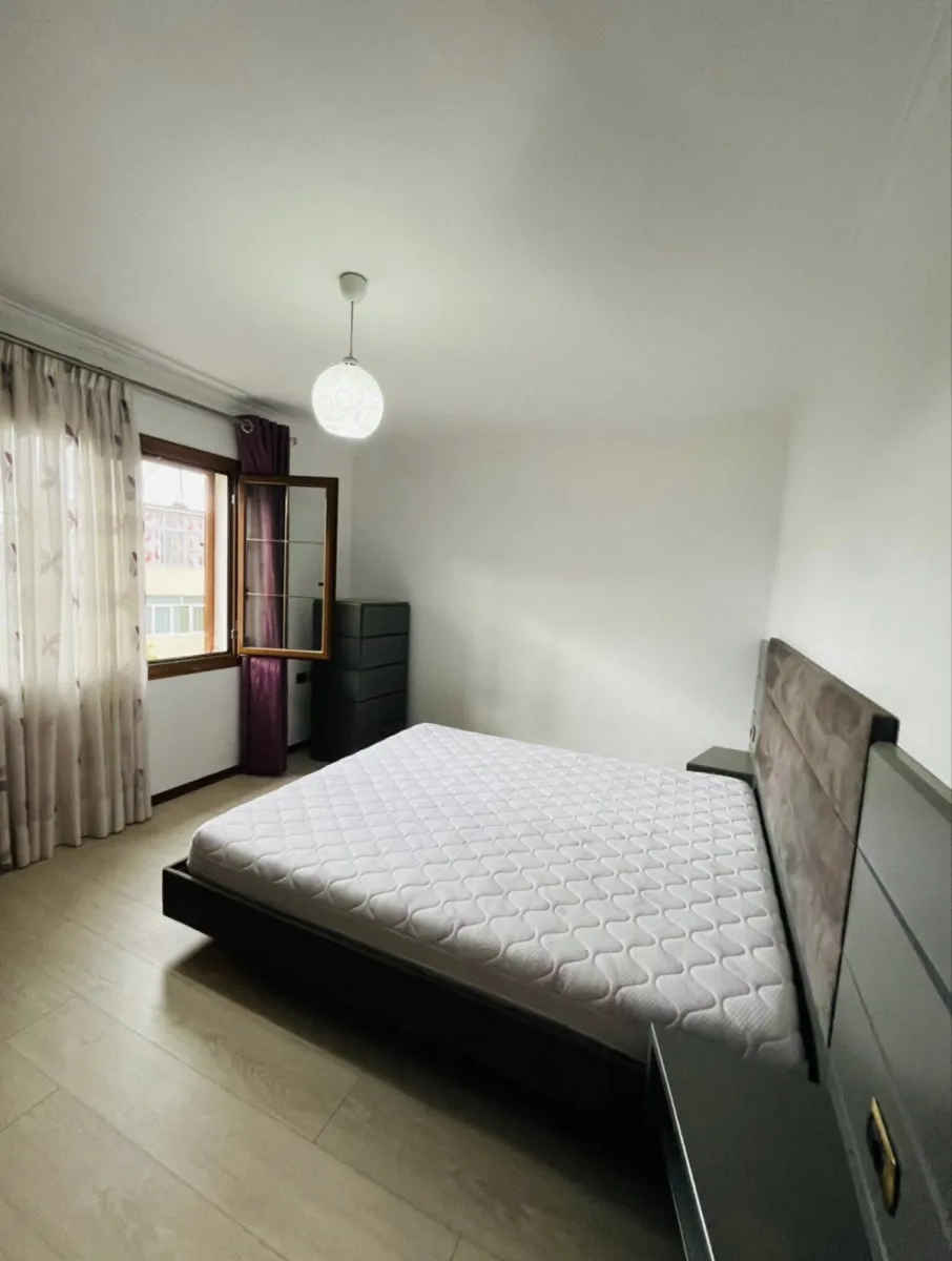 Jepet me qera apartamenti i tipoligjise 1+1 Vlorë - Foto 6