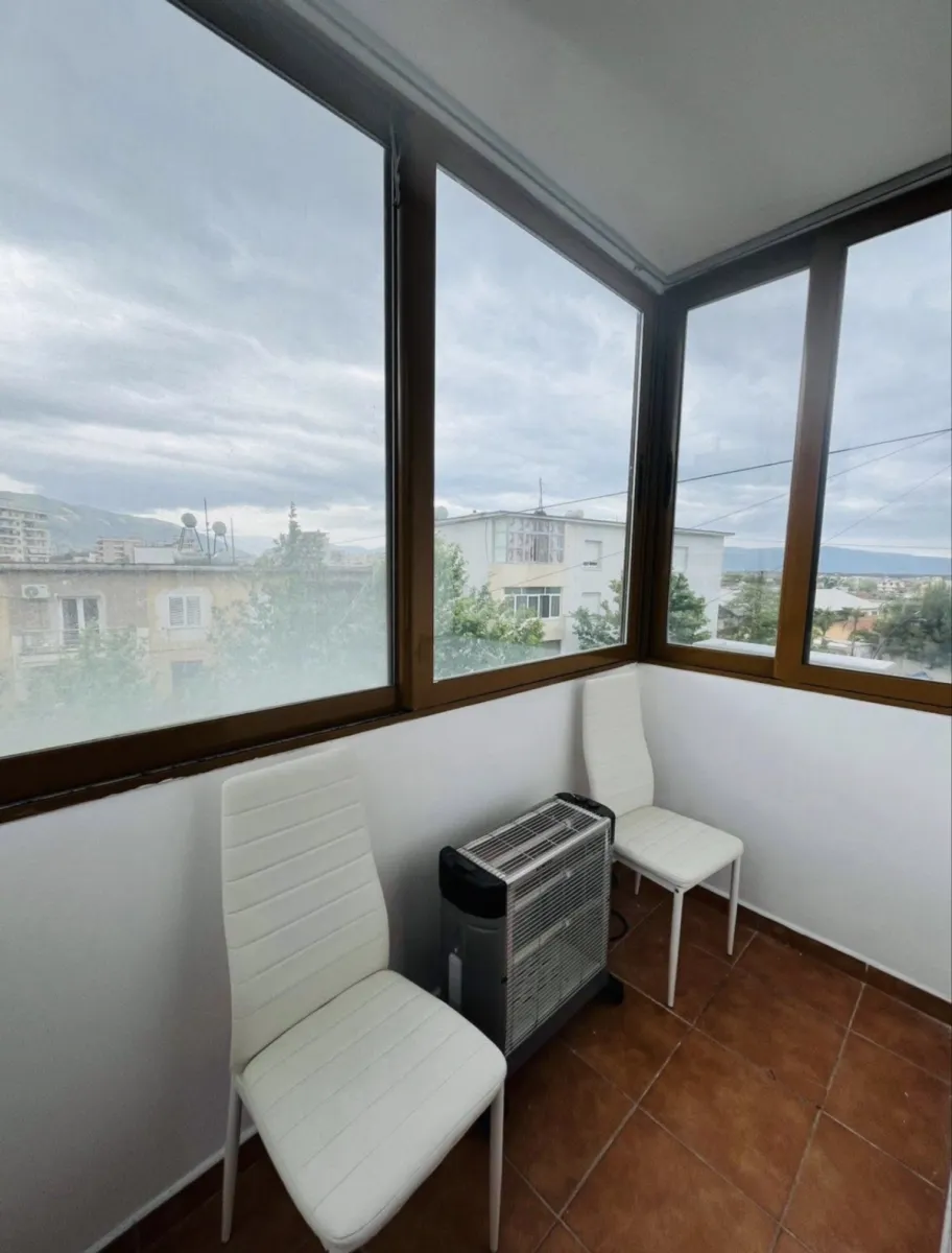 Jepet me qera apartamenti i tipoligjise 1+1 Vlorë - Foto 7