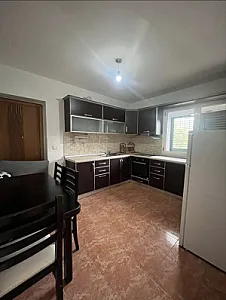 Jepet me qira afatgjate apartamenti 1+1 ne vlore - Foto 2