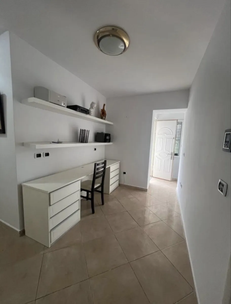 Jepet me qira afatgjate apartamenti 1+1 ne vlore - Foto 3