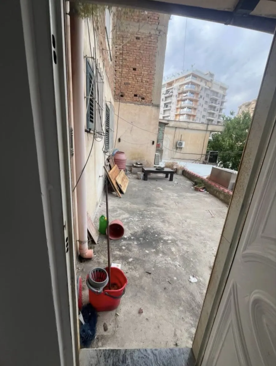 Jepet me qira afatgjate apartamenti 1+1 ne vlore - Foto 7